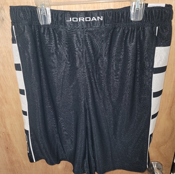 Jordan Other - New Men's Jordan Brooklyn Cat Scratch Black White HV0560-011 Size XL